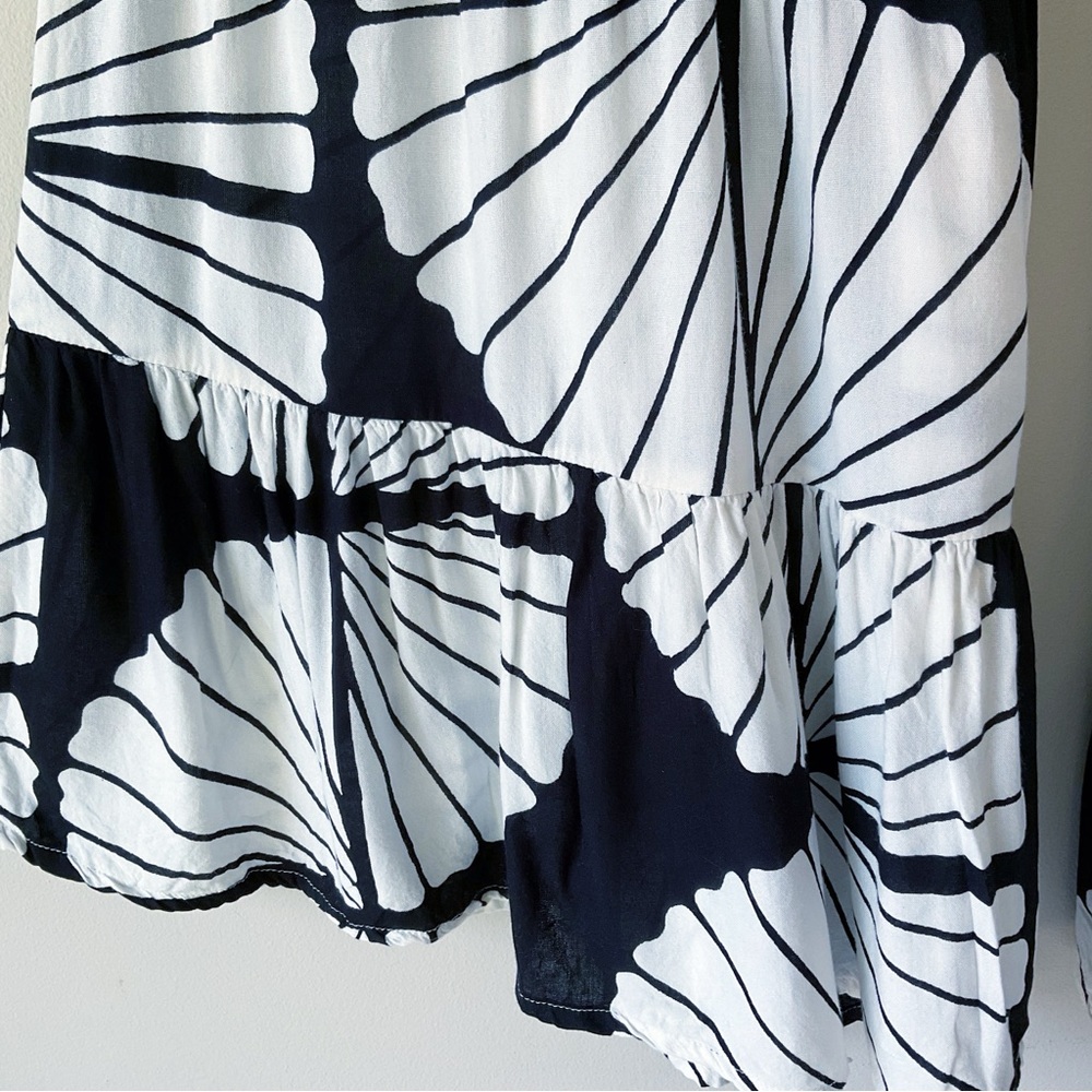True Destinations Black & White Leaf Print Ruffled Palazzo Pants Size M - Picture 6 of 9